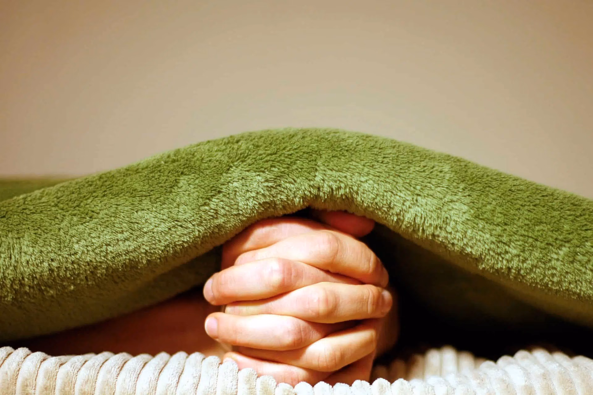 Warum schlafen Menschen auf dem Bauch?