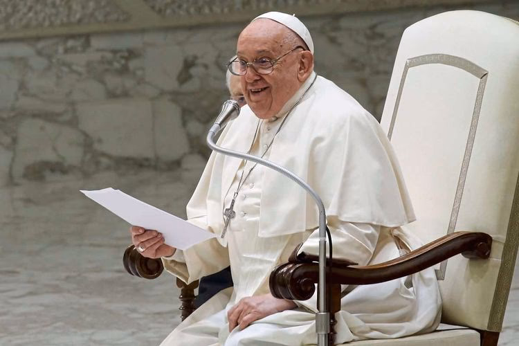 Was hilft bei Erkältung mit rauem Hals?