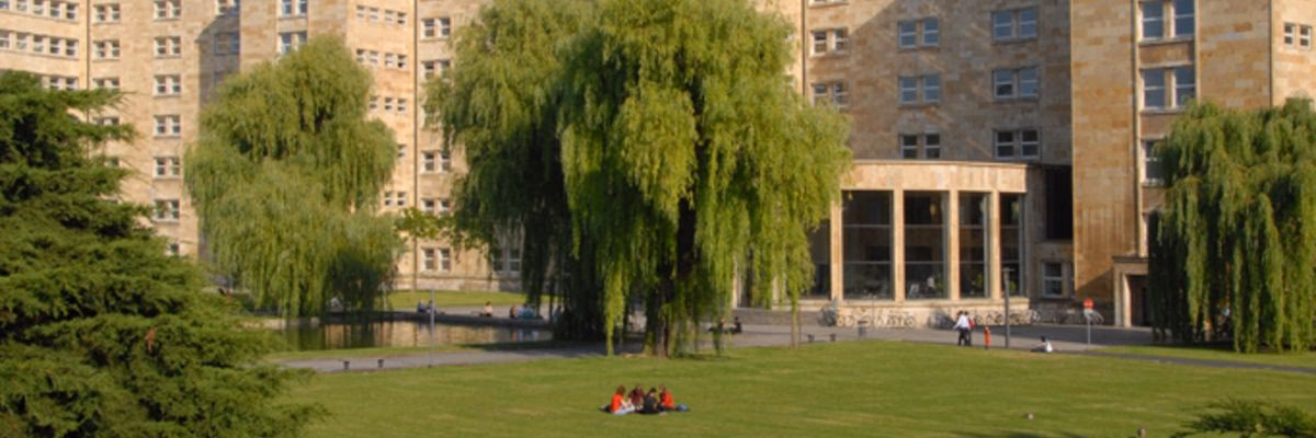 Wie viele Medieneinheiten hat die Universitätsbibliothek Frankfurt am Main?