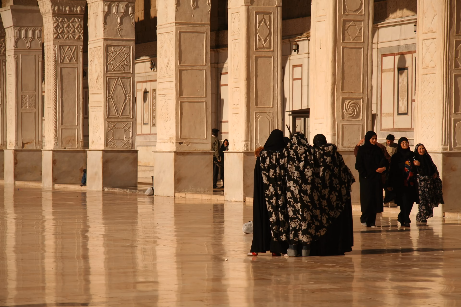 Wie lange dauert die nicht-Blutungszeit zwischen zwei Menstruationen?