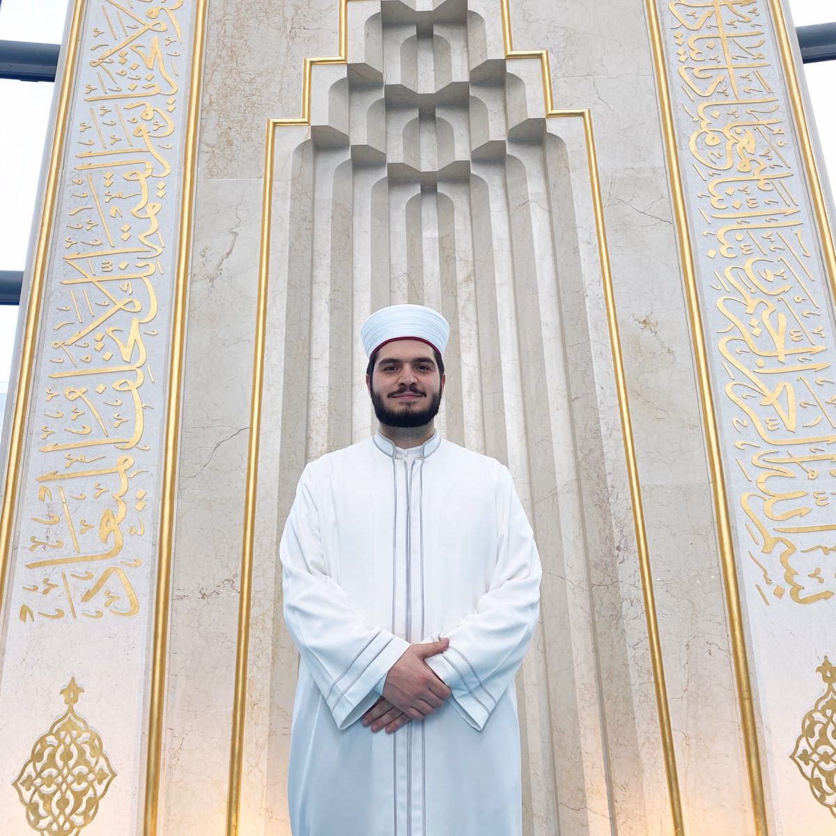 Wie werden Rufe in der Moschee gesendet?