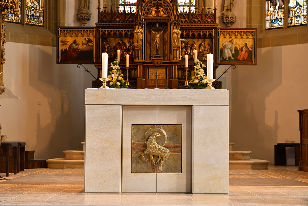 Was sagt der Priester im Gottesdienst?