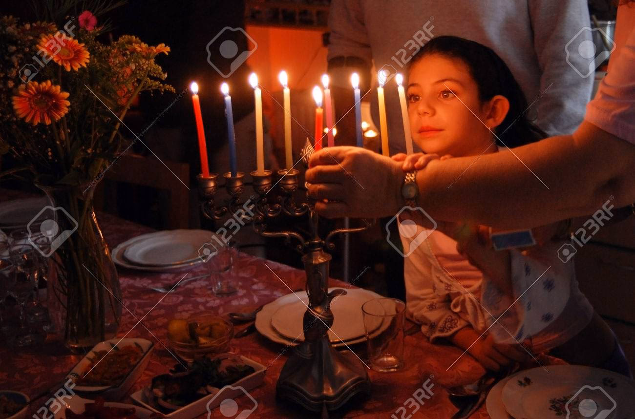 Wann werden die Kerzen für den Schabbat entzündet?