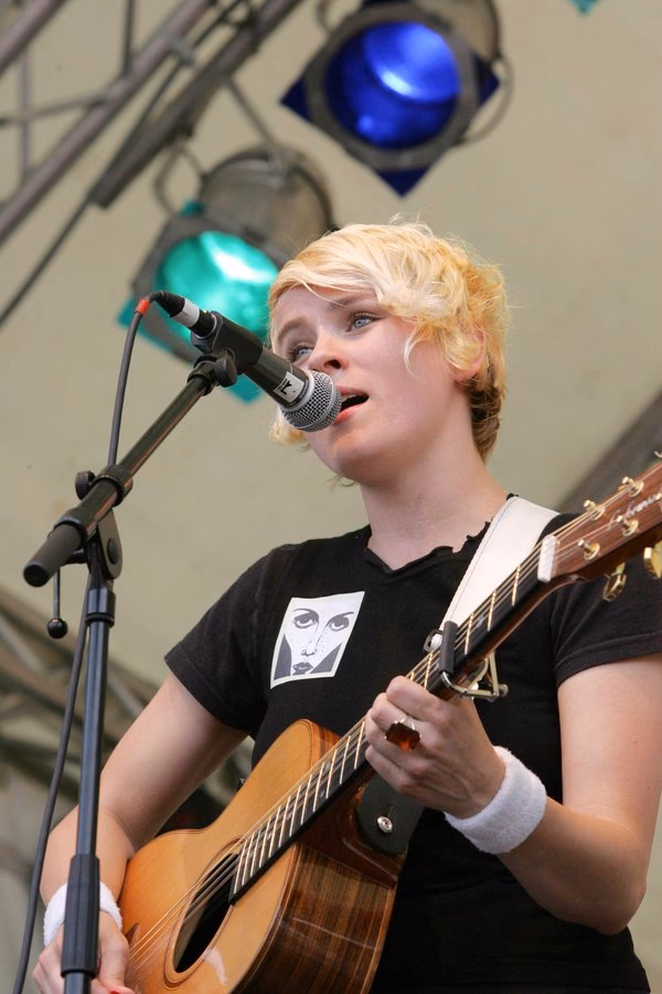 Wie können Musik und Lieder im Gottesdienst helfen?