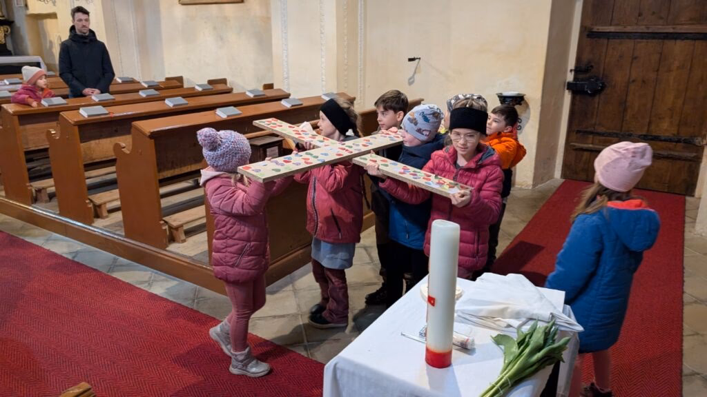 Wie viele Stationen gibt es im Kreuzweg?