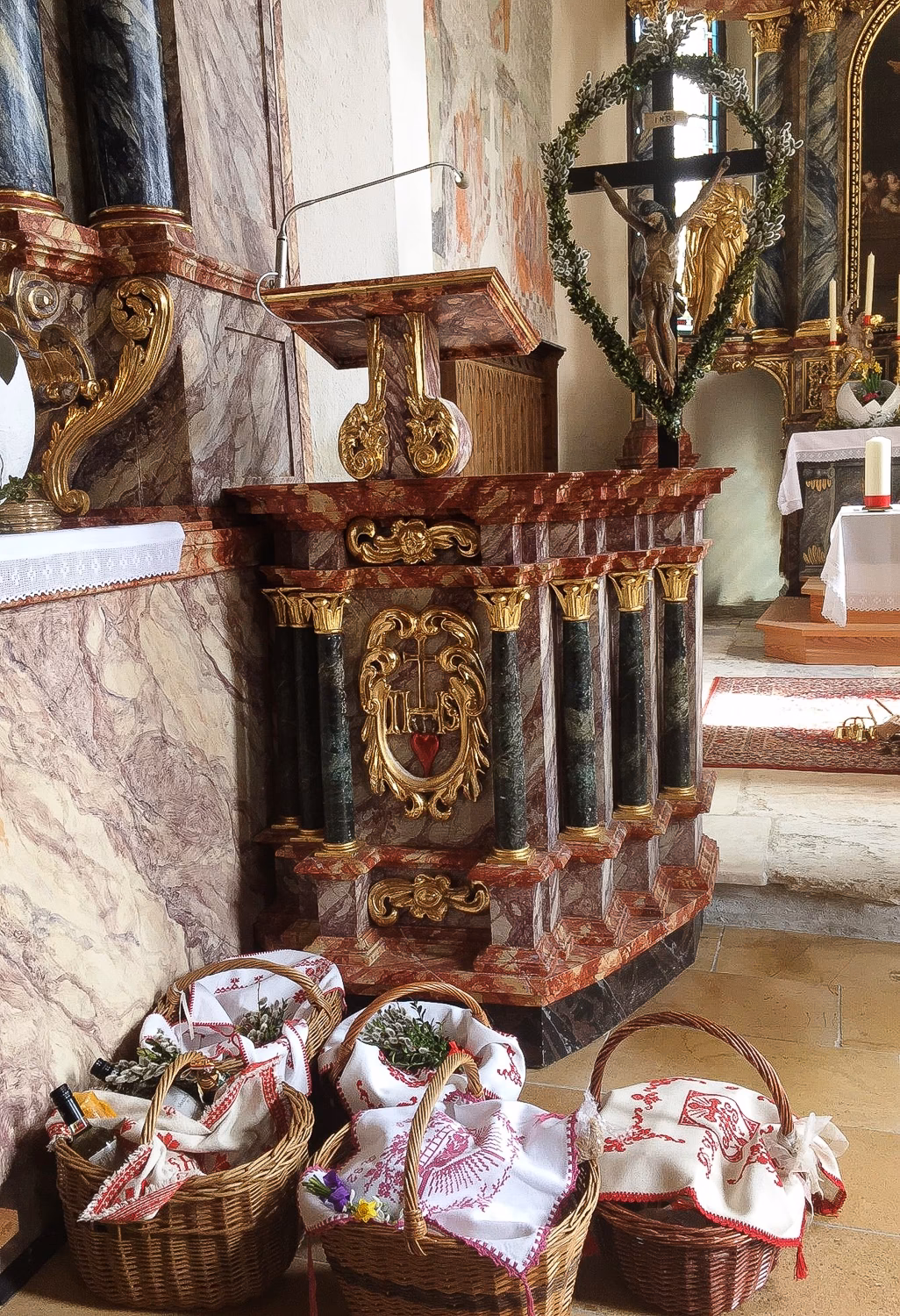 Warum werden die Ostereier auf den Tisch gelegt?