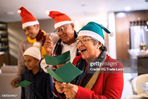 Was tun die Engel am Weihnachtstisch?