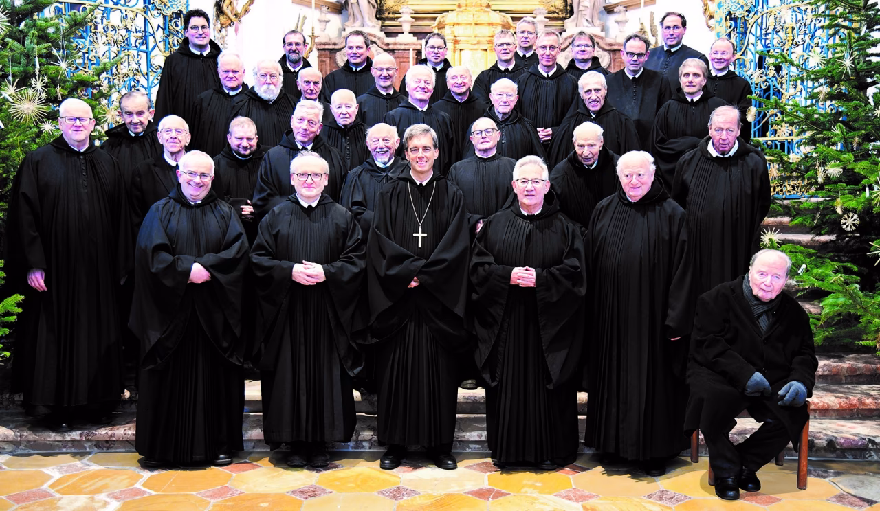 Was ist der Unterschied zwischen einem Abt und einer Äbtissin?